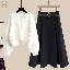 白色毛衣+黑色半身裙/套裝